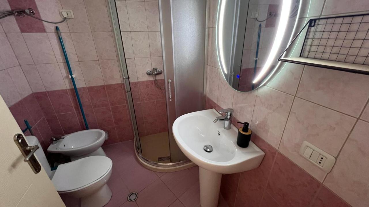 Danny Apartment Durrës Esterno foto